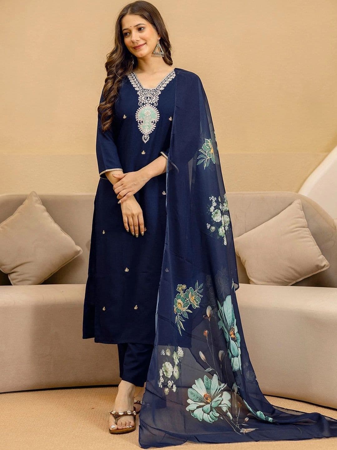 SKYLEE Women Ethnic Motifs Embroidered Kurta with Trousers & Dupatta thumbnail 7