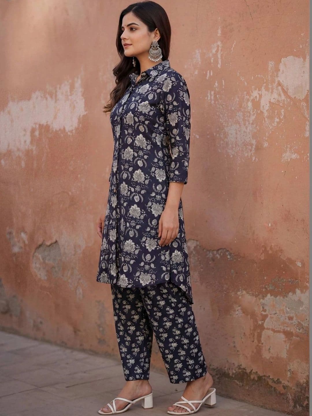 KALINI Women Floral Printed Regular Kurta with Trousers thumbnail 2