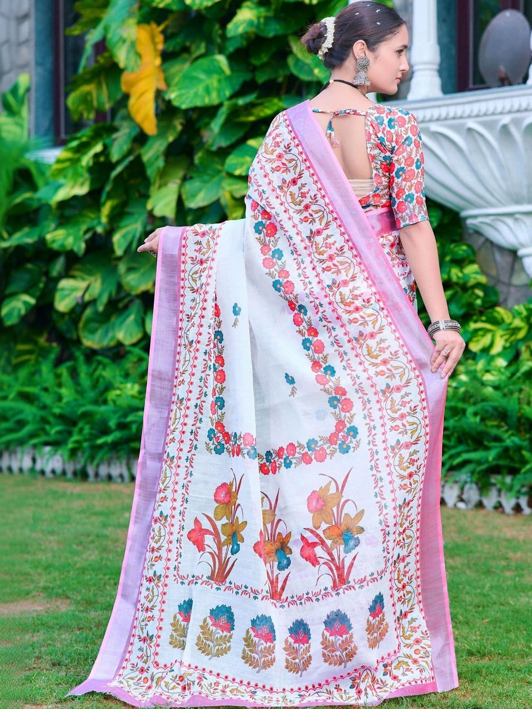 MANVAA Floral Saree thumbnail 3