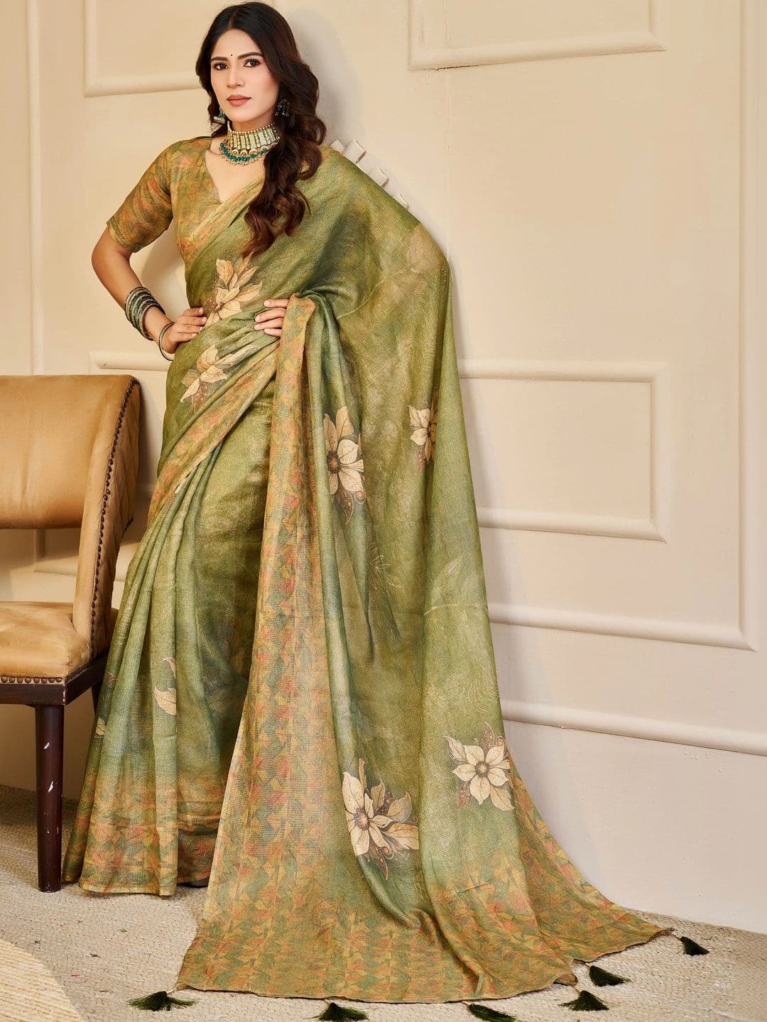 Maroosh Women Floral Silk Cotton Handloom Saree - view 1