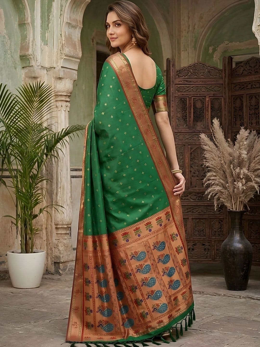 Urbanari Woven Design Zari Silk Blend Banarasi Saree thumbnail 4