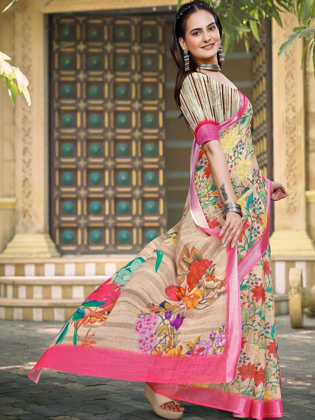 MANVAA Women Floral Saree thumbnail 2