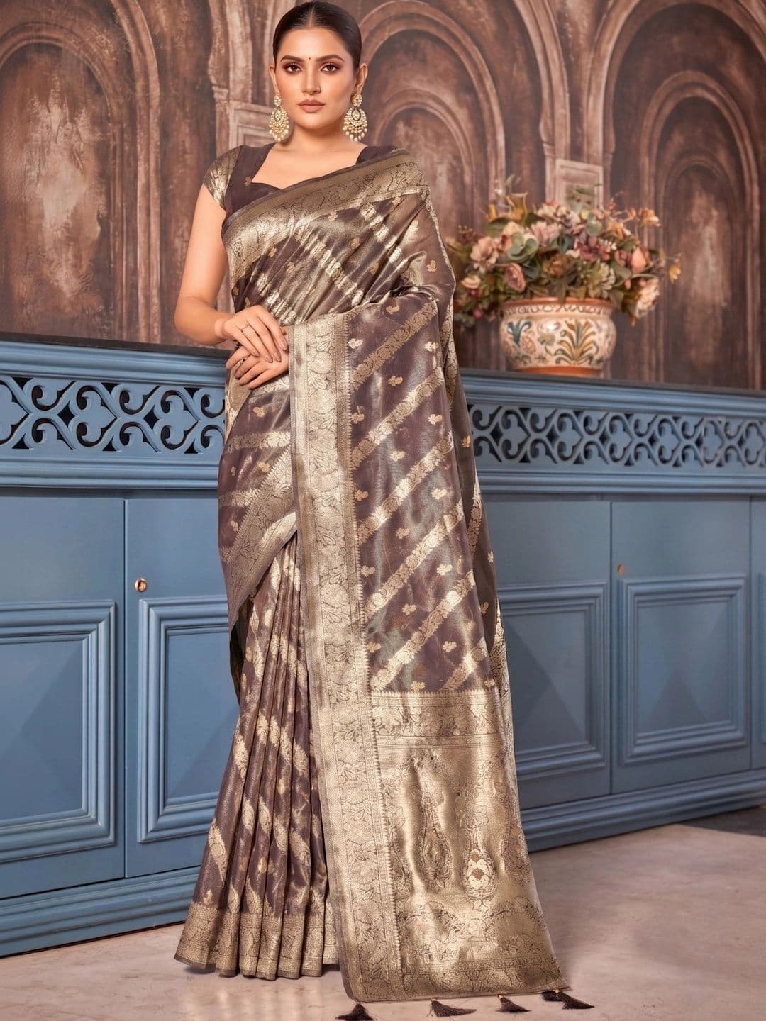 MONJOLIKA FASHION Woven Design Zari Silk Blend Designer Bomkai silk Saree - view 1