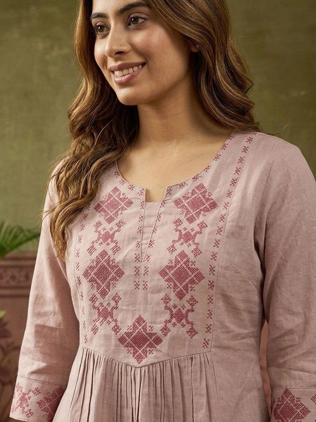 Sangria Ethnic Motifs Embroidered V-Neck Pure Cotton Empire Kurti thumbnail 5