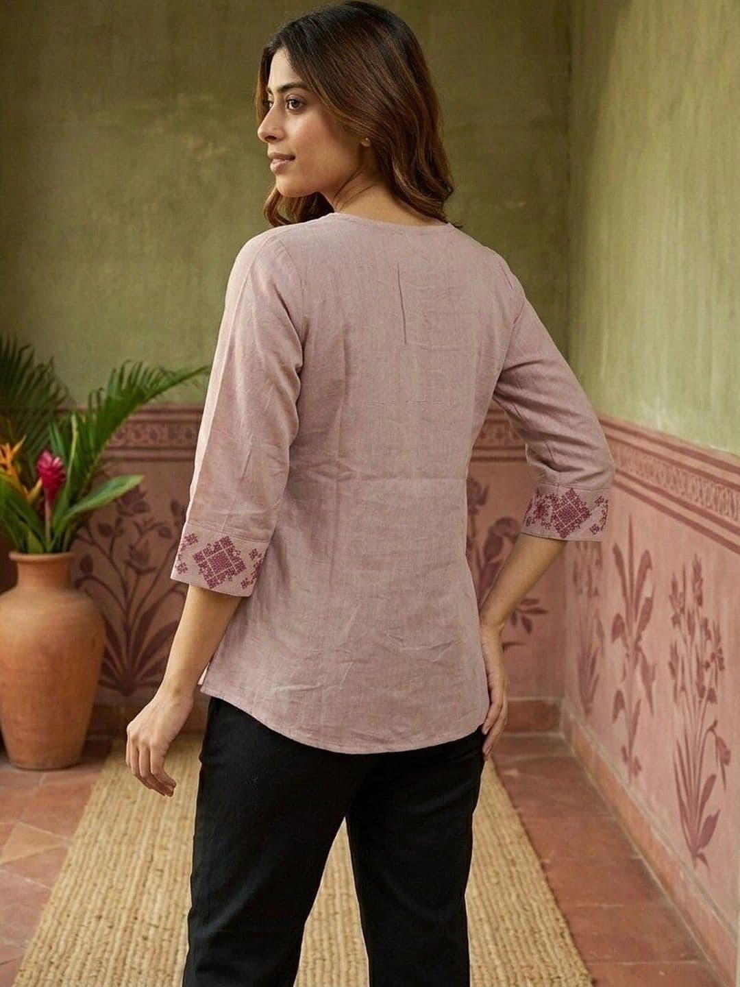 Sangria Ethnic Motifs Embroidered V-Neck Pure Cotton Empire Kurti thumbnail 4
