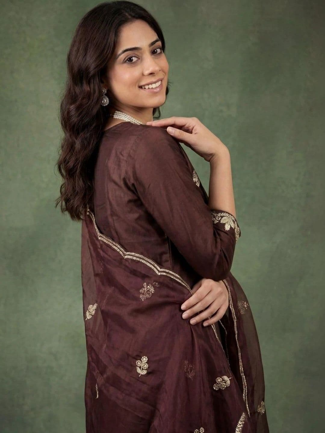 all about you Women Ethnic Motifs Embroidered Regular Thread Work Kurta with Trousers & With Dupatta thumbnail 3