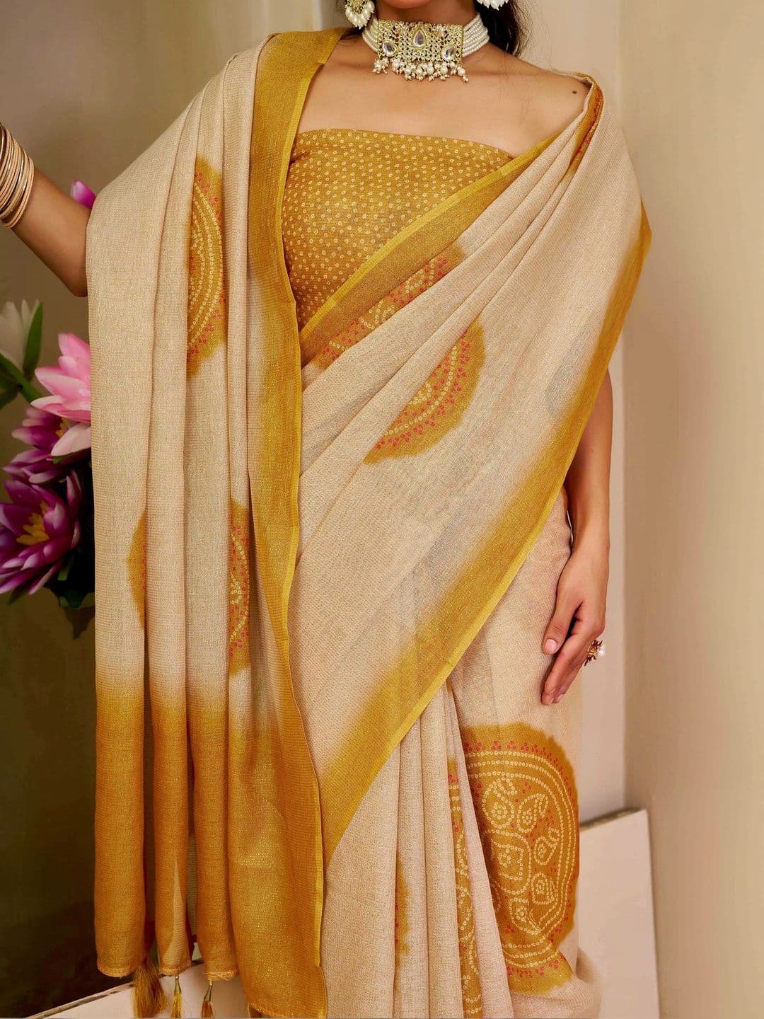 Maroosh Women  Floral Silk Cotton Handloom Saree thumbnail 4