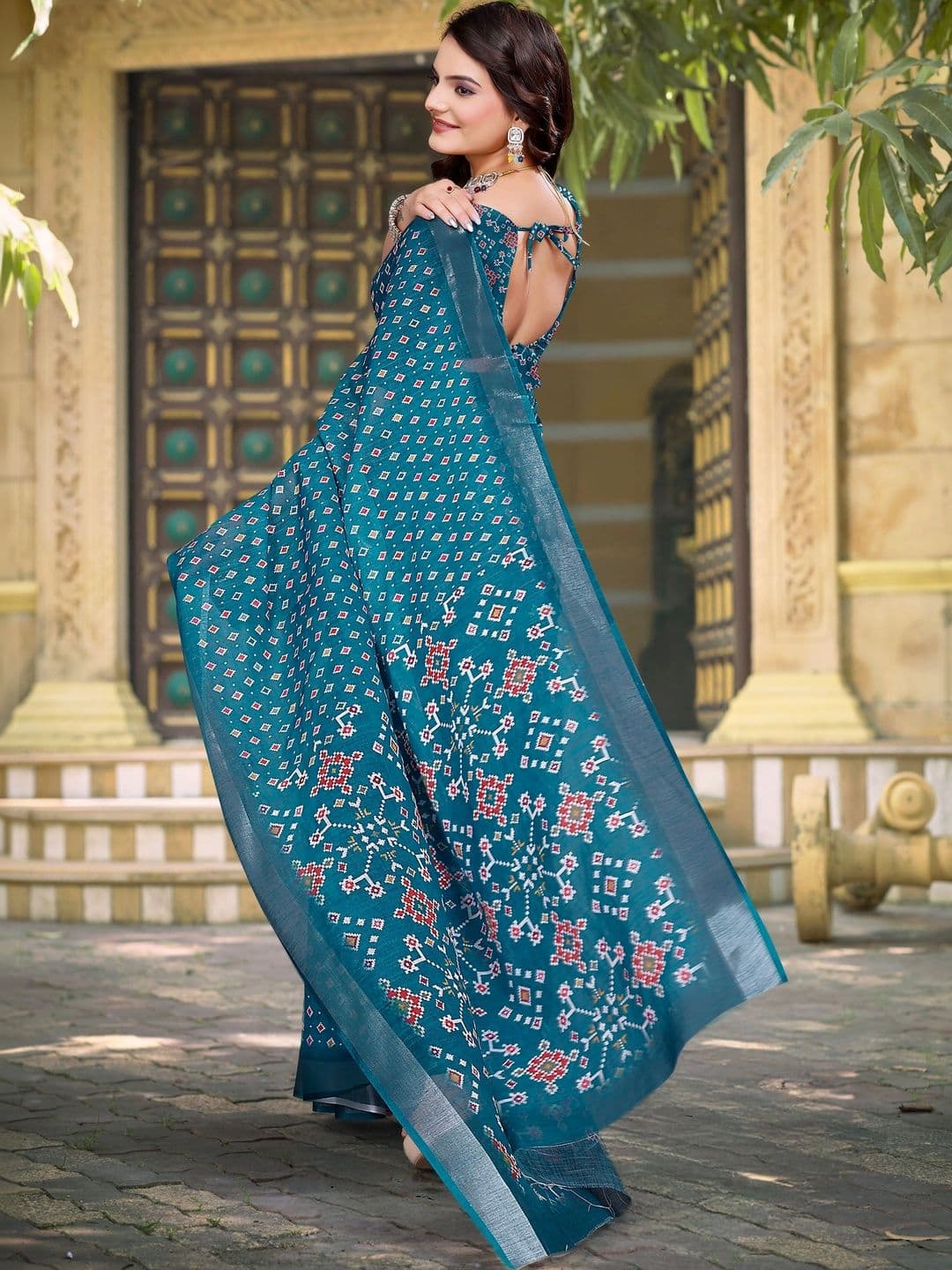 Maroosh Polka Dot Saree thumbnail 7