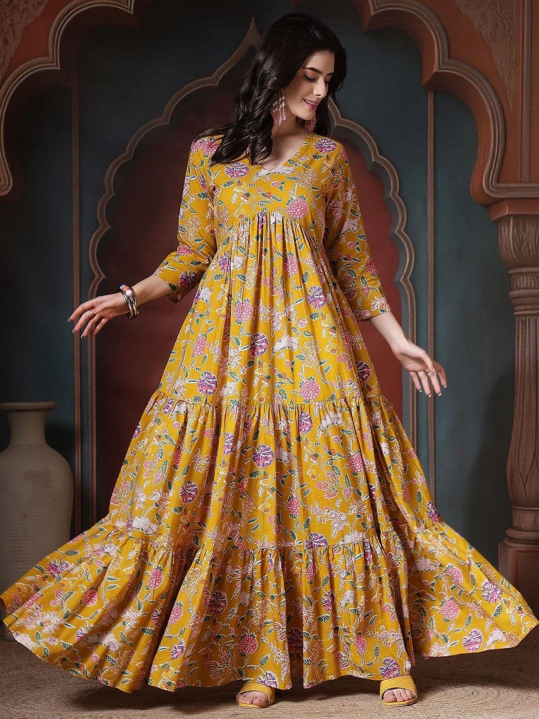 Sangria Women Floral Printed Floral Anarkali Kurta thumbnail 2