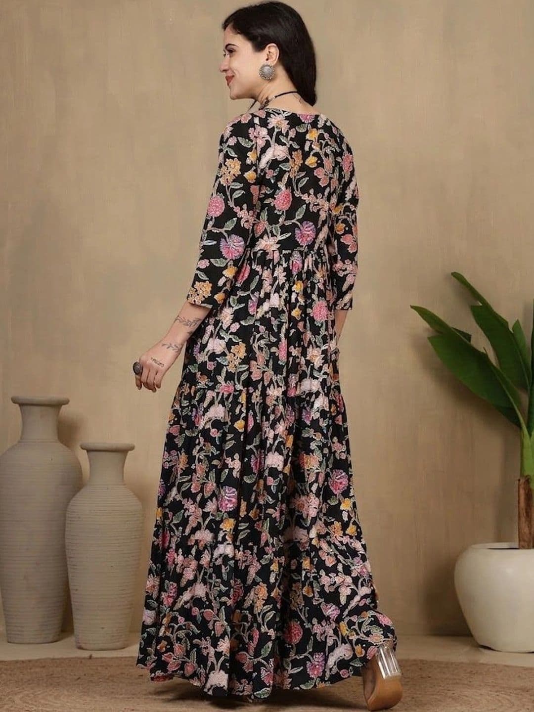 Sangria Women Floral Printed Floral Anarkali Kurta thumbnail 4