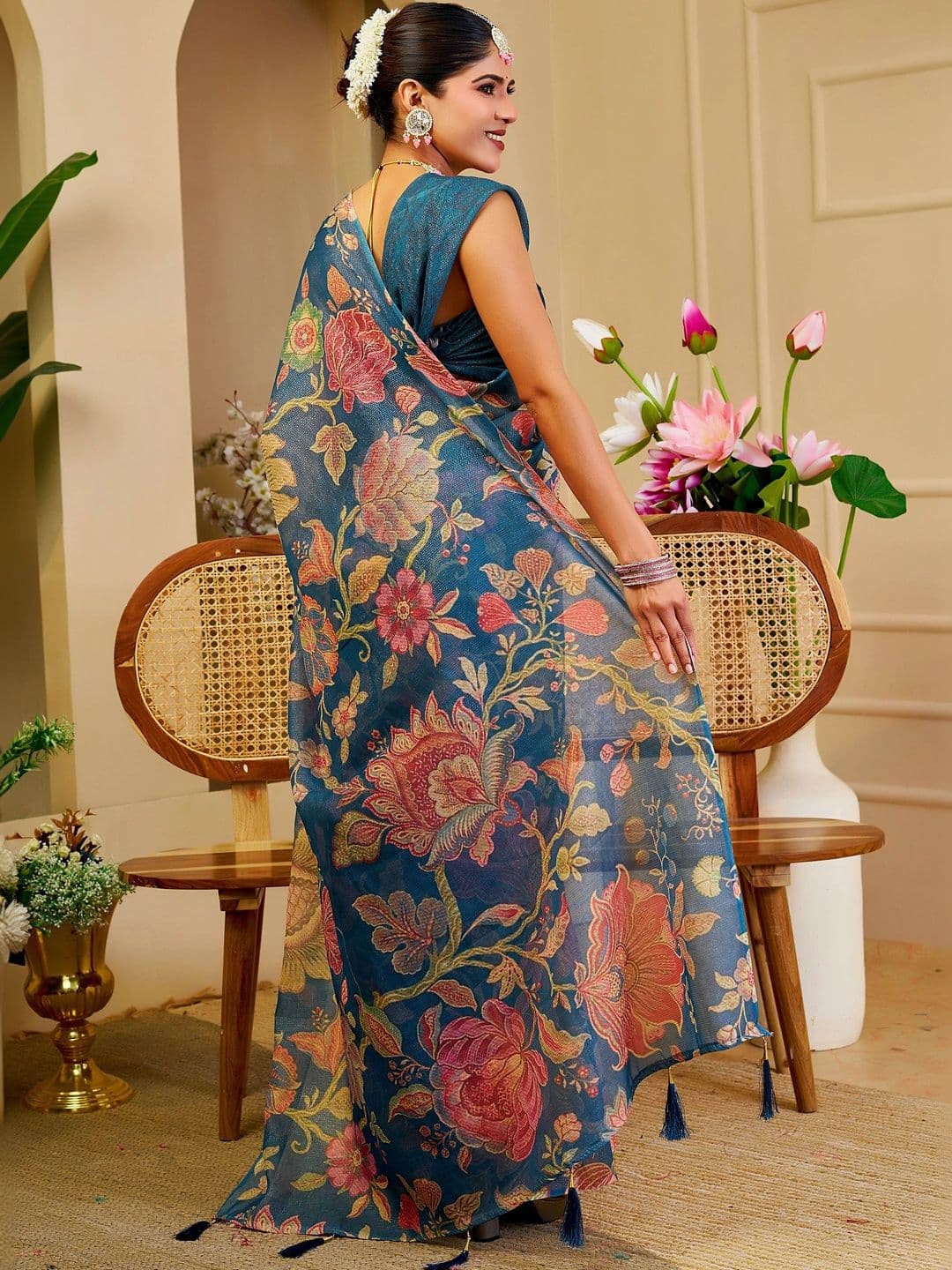 MANVAA Women  Floral Silk Cotton Handloom Saree thumbnail 2