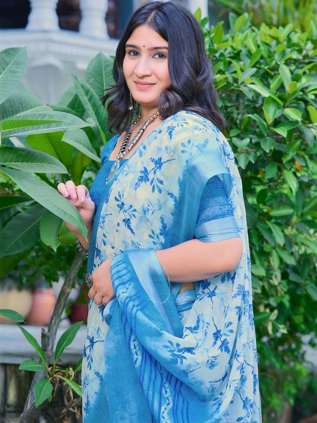 MANVAA Floral Fusion Saree thumbnail 3