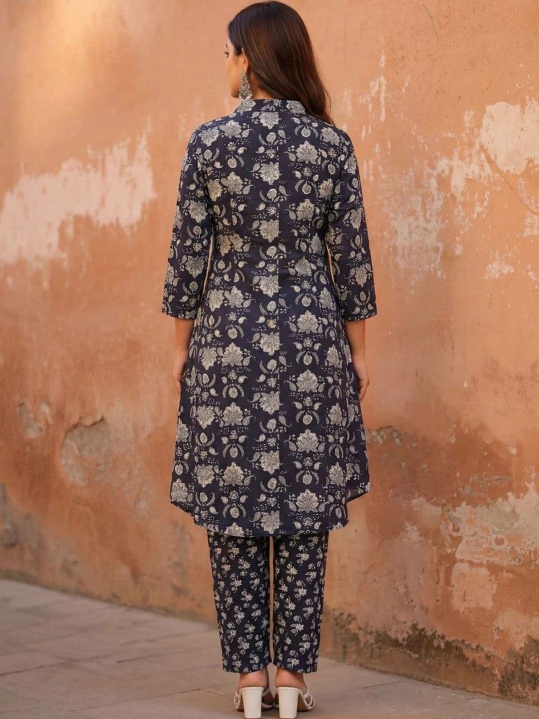 KALINI Women Floral Printed Regular Kurta with Trousers thumbnail 5