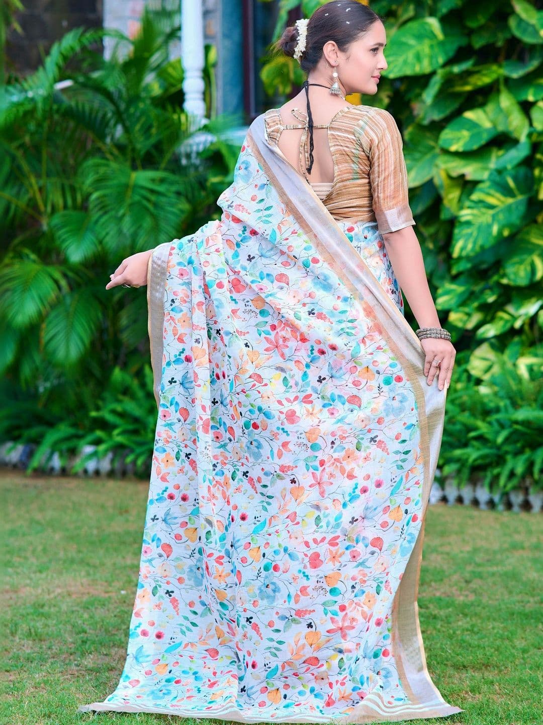 MANVAA Floral Saree thumbnail 6