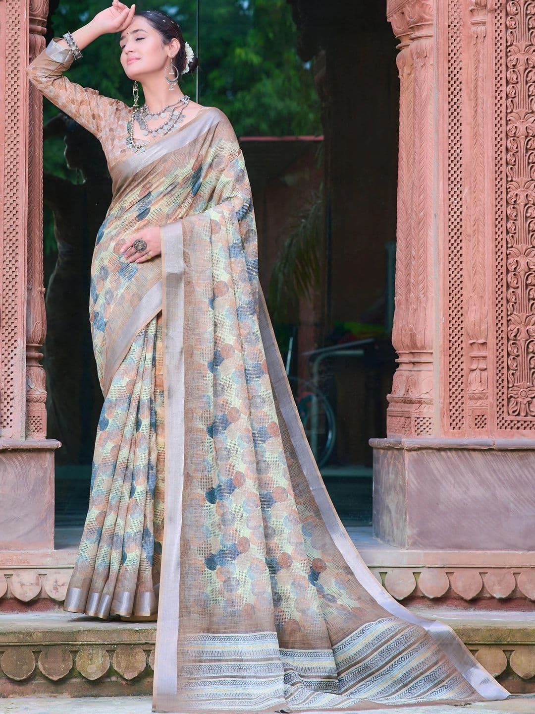 HERE&NOW Women Woven Design Cotton Printed Saree thumbnail 2
