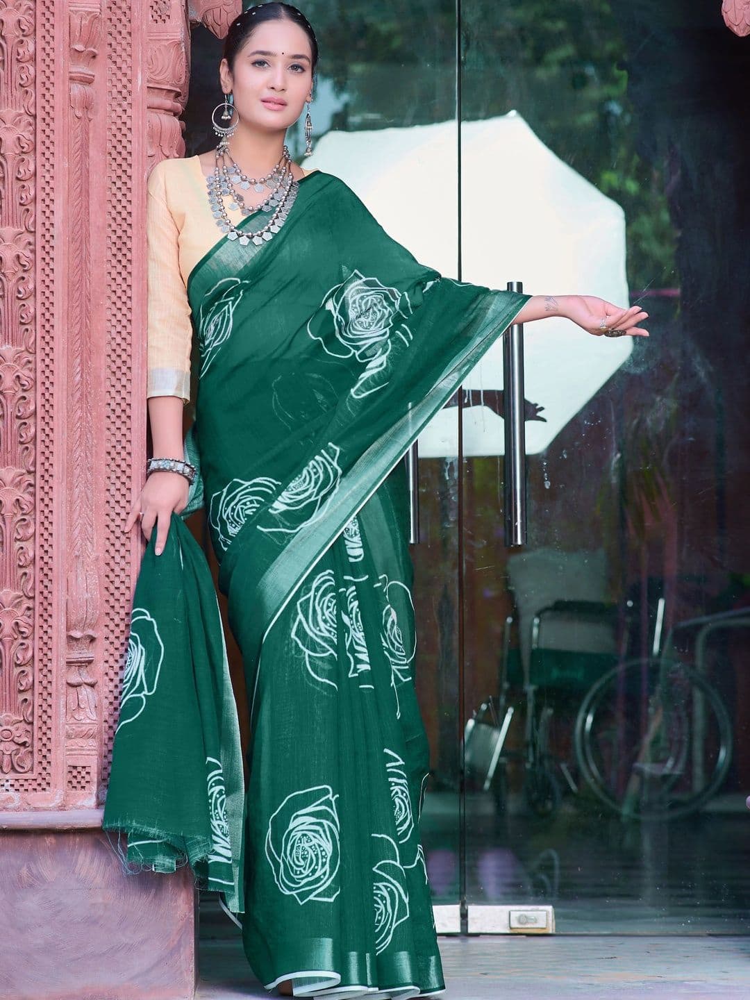 MANVAA Floral Saree thumbnail 7