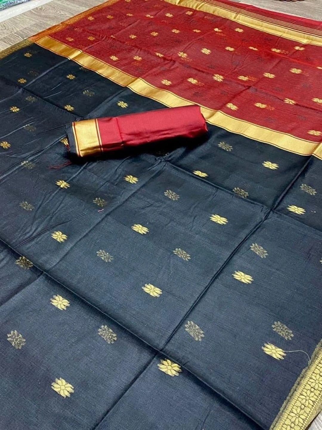 Mitera Woven Design Zari Silk Blend Banarasi Saree thumbnail 6