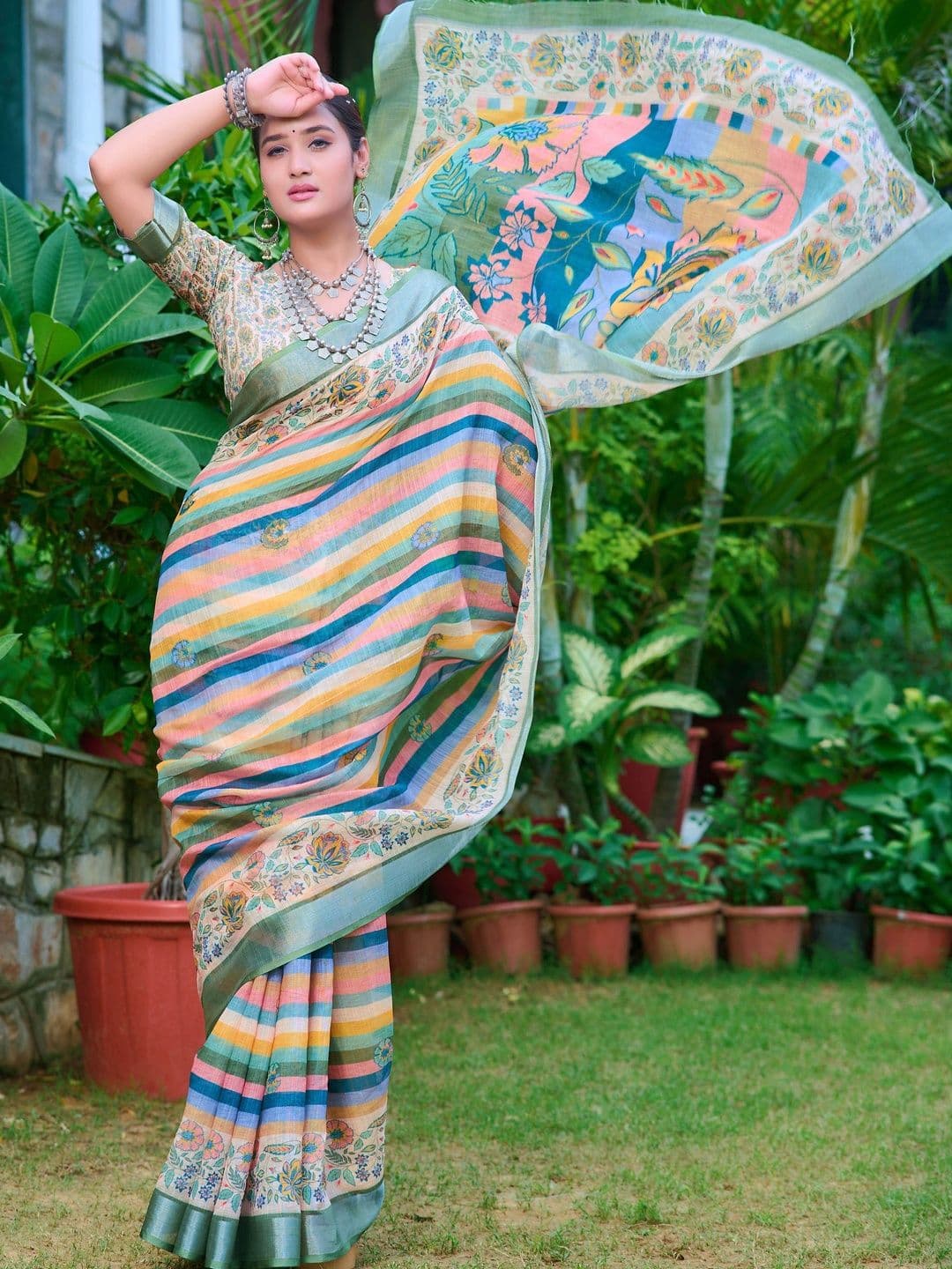 MANVAA Floral Saree thumbnail 7