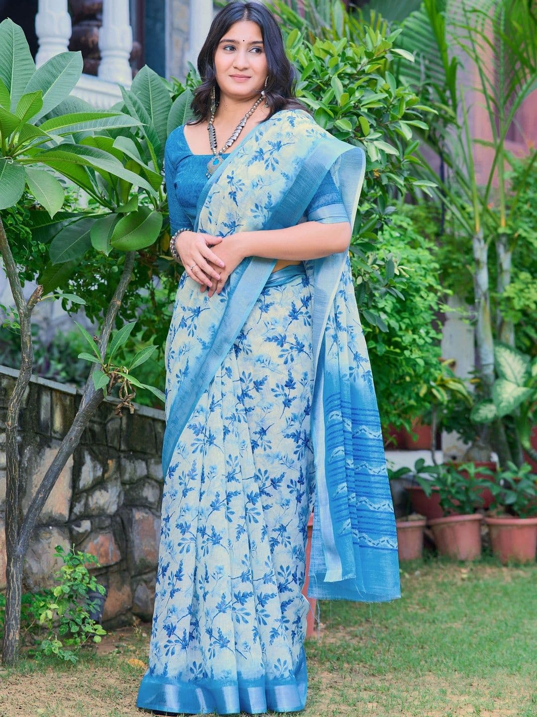 Maroosh Floral Saree thumbnail 4