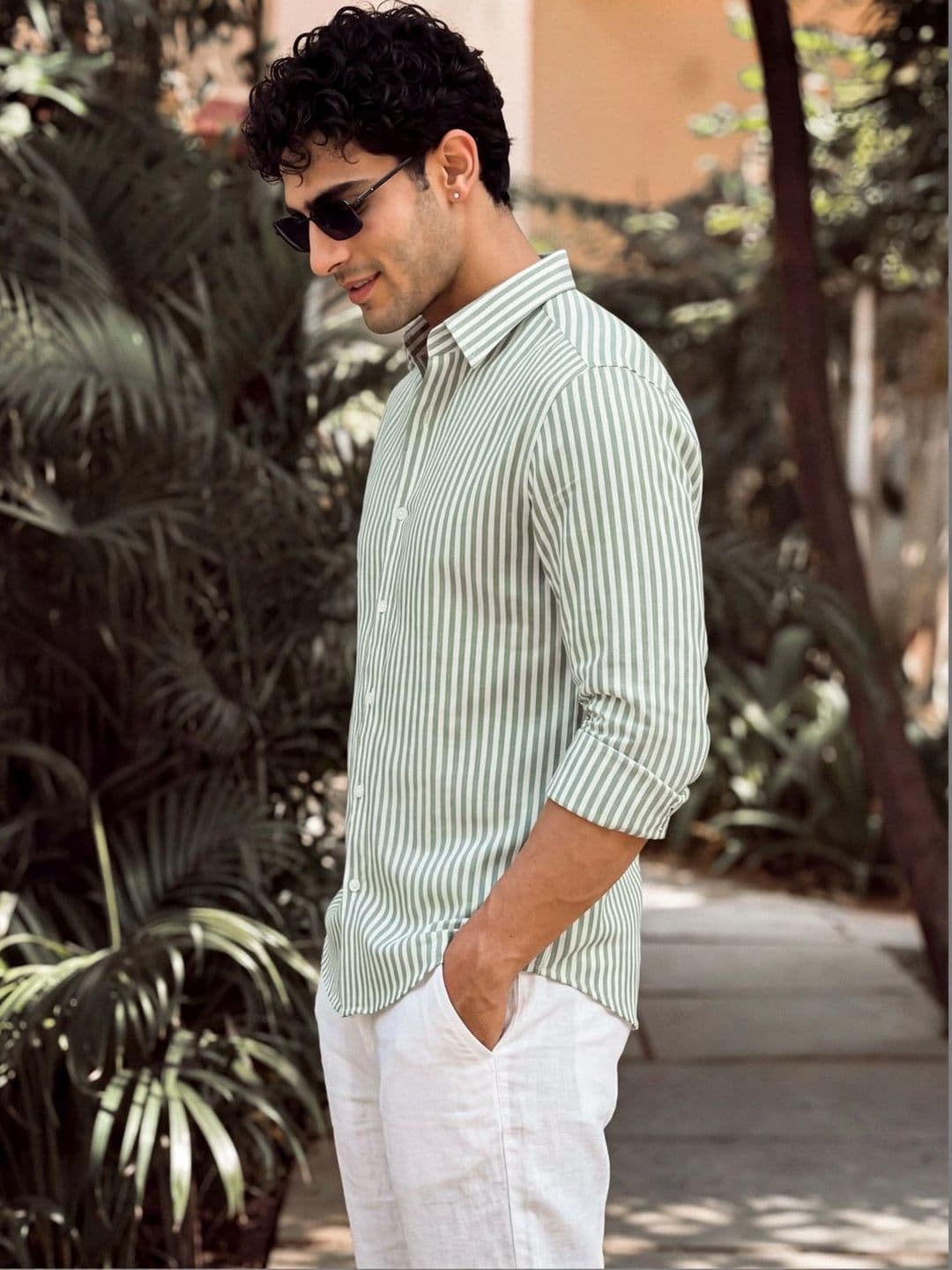Urban Scissors Men Slim Fit Striped Casual Shirt thumbnail 3