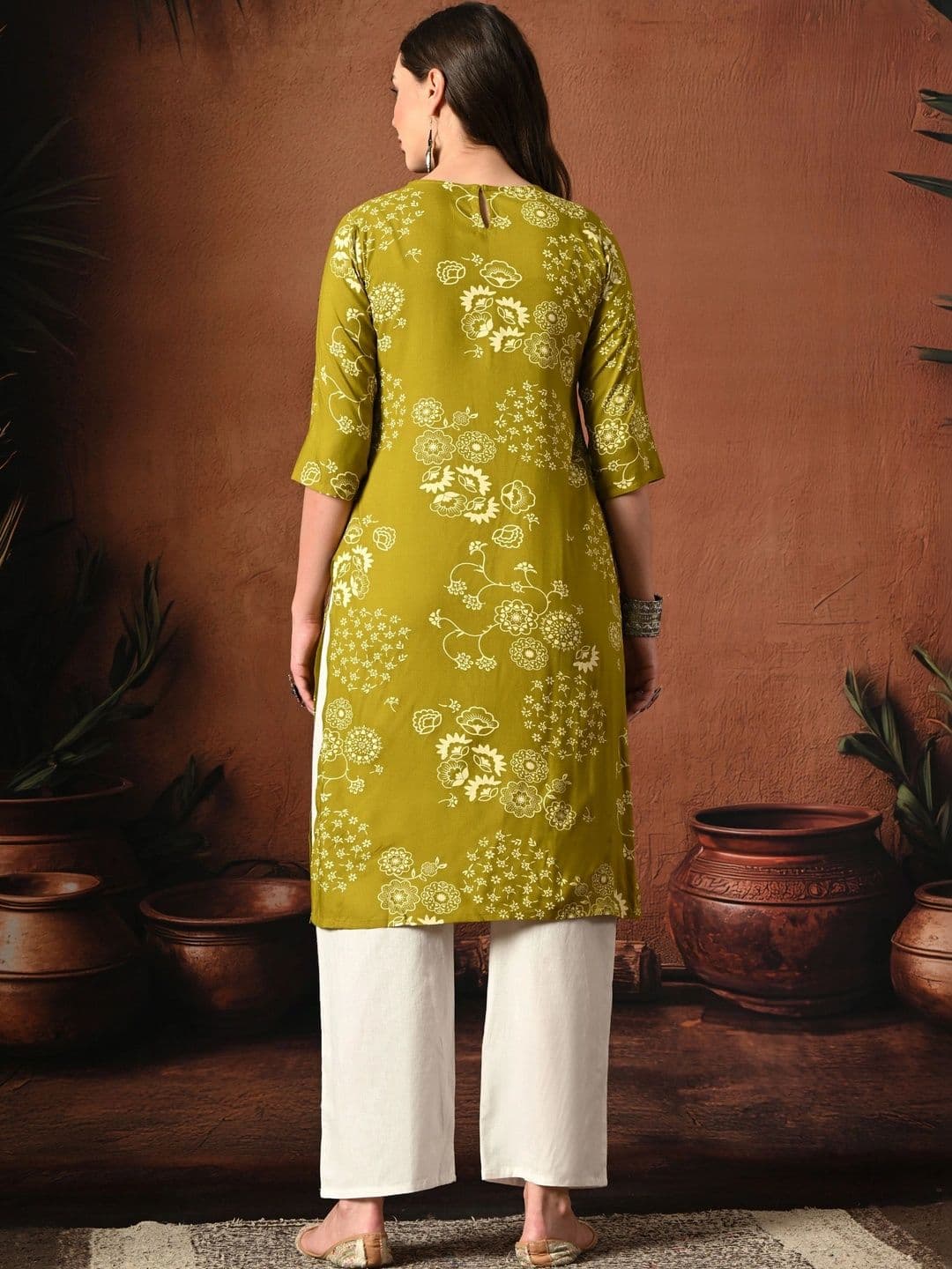 Sangria Women Floral Printed Floral Kurta thumbnail 5