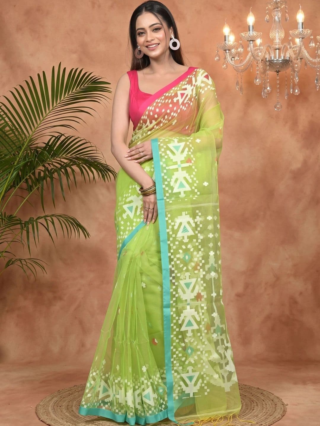 GitAsit Women Woven Design Sequinned Handloom Taant Saree thumbnail 6