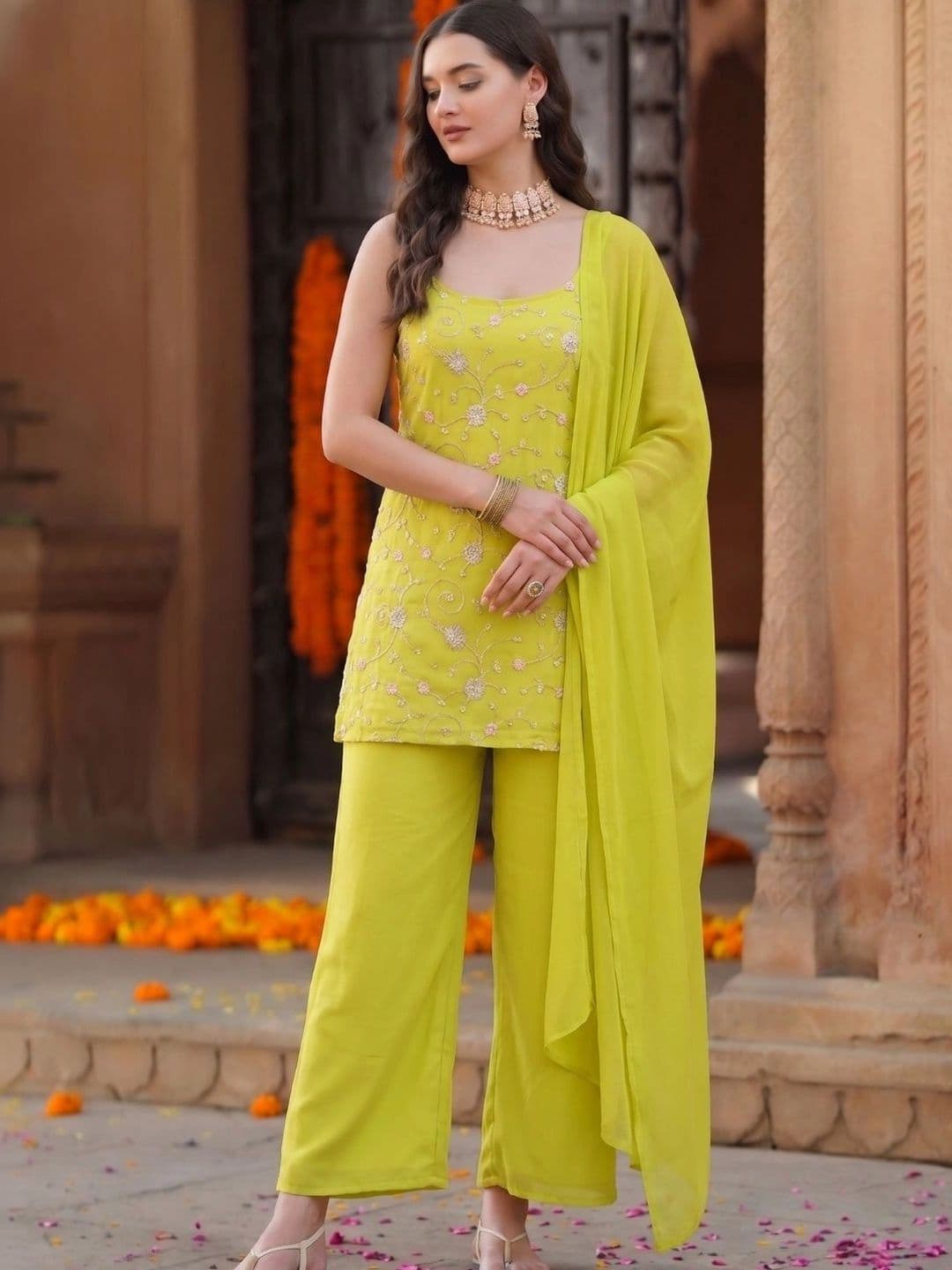 Navlik Women Floral Embroidered Regular Thread Work Kurta with Sharara & With Dupatta - view 1