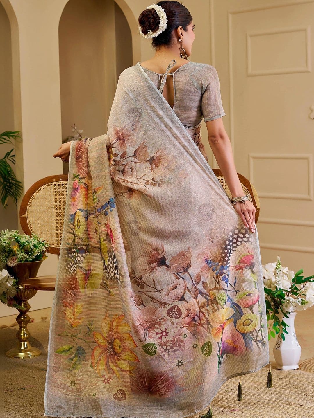 Maroosh Women  Floral Silk Cotton Handloom Saree thumbnail 4