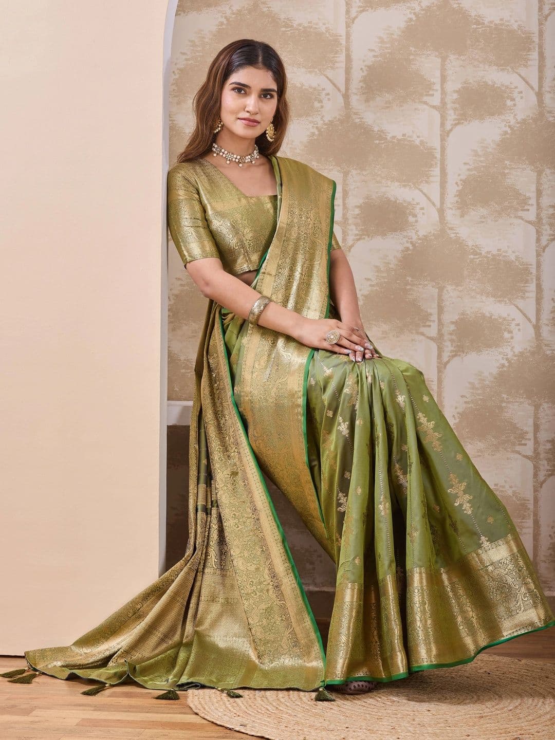 Maharanga Zari Art Silk Banarasi Saree thumbnail 3