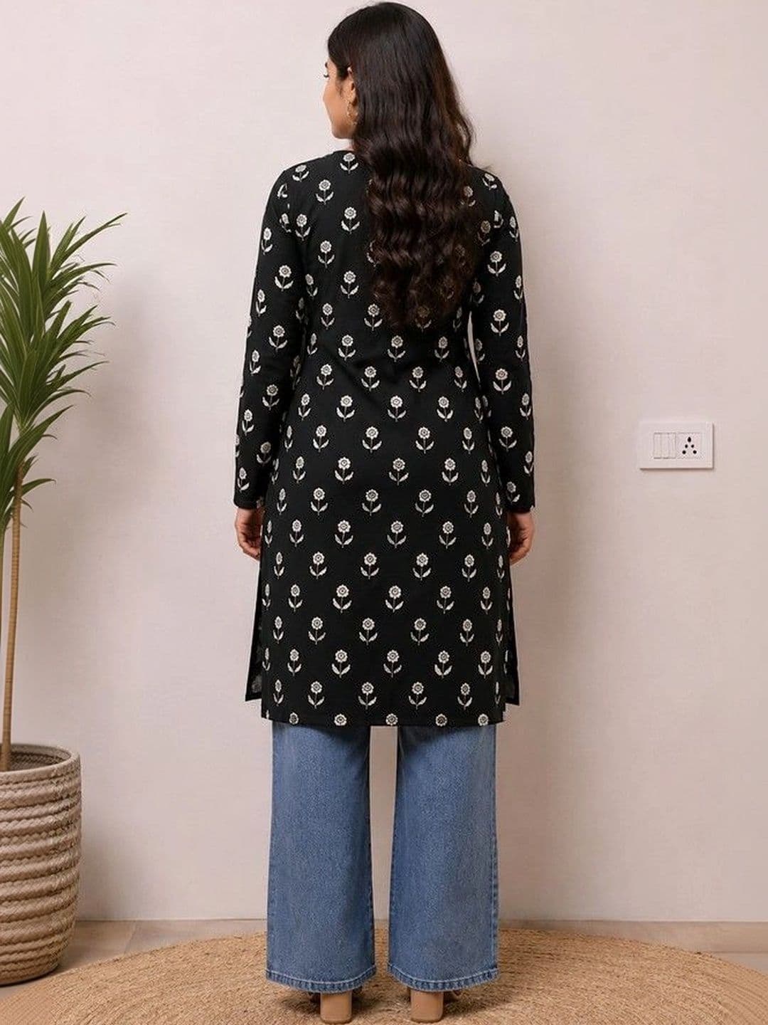 SHRISTHVAN Women Floral Printed Kurta thumbnail 3