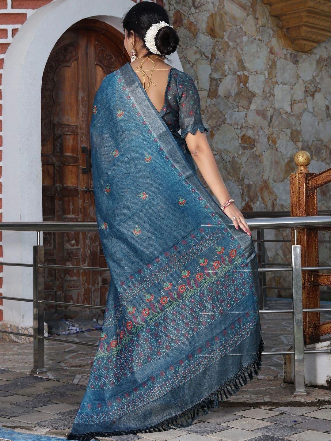 HERE&NOW Floral Zari Silk Cotton Handloom Saree thumbnail 2