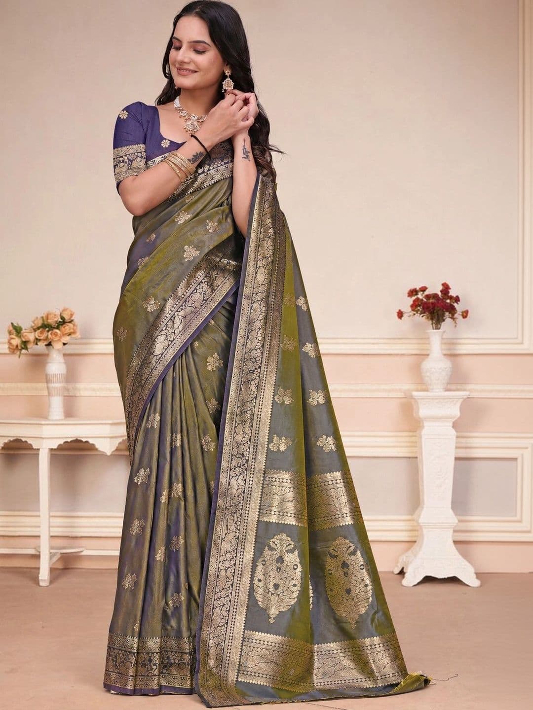 RANGREET Ethnic Motifs Zari Saree thumbnail 2