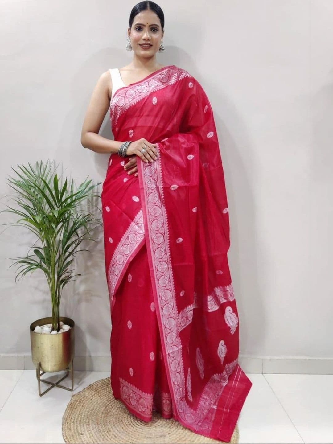 Mitera Woven Design Zari Silk Blend Banarasi Saree - view 1