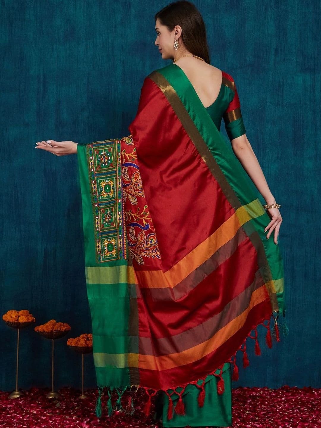Sangria Floral Embroidered Silk Cotton Heavy Work Saree thumbnail 6