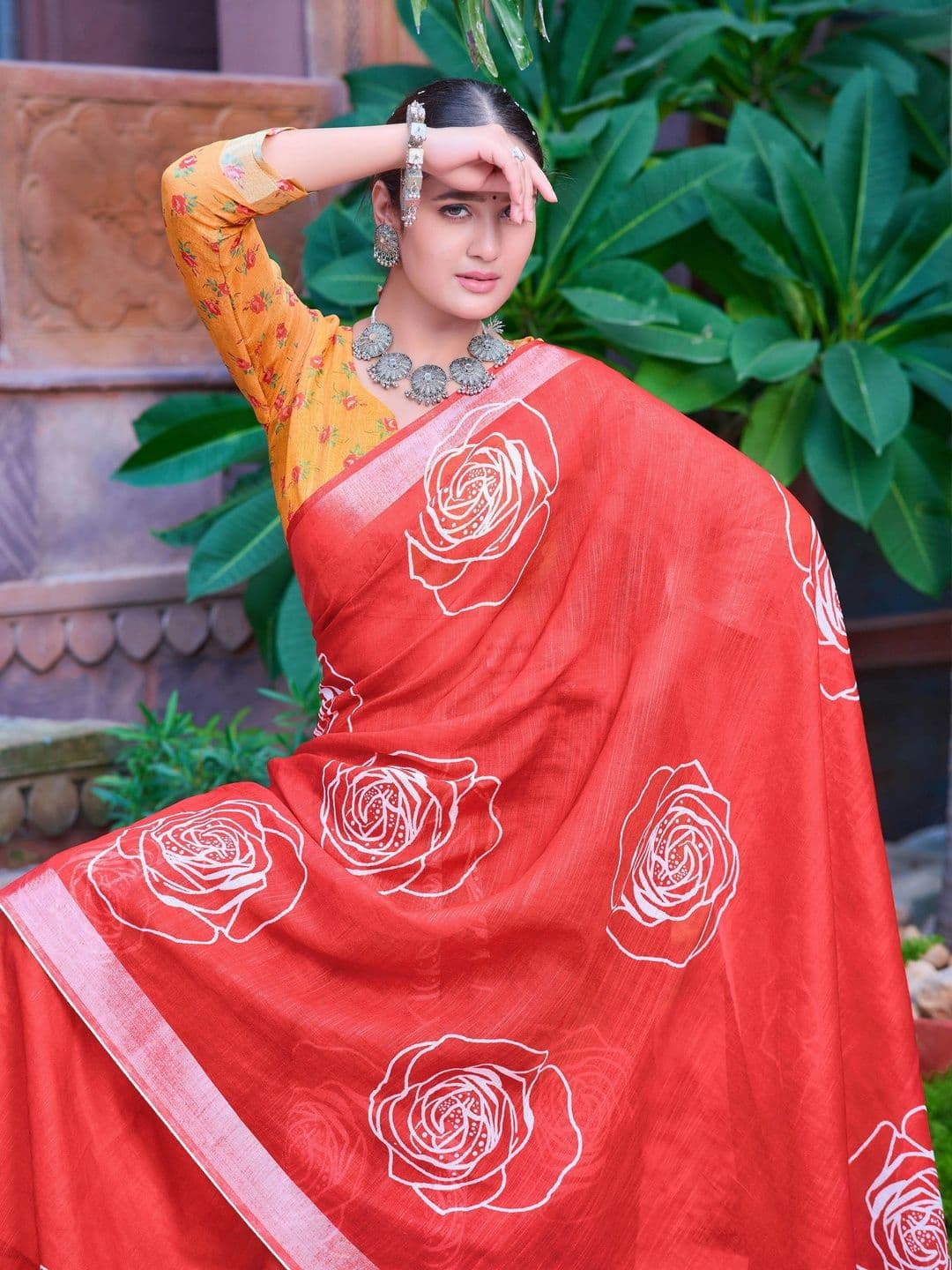MANVAA Floral Saree thumbnail 3