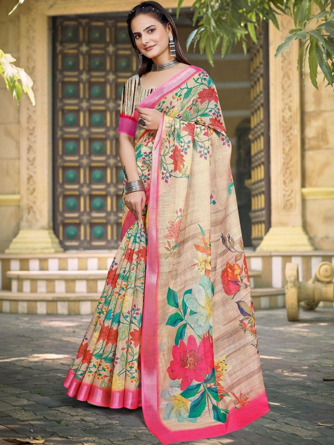 MANVAA Women Floral Saree thumbnail 6
