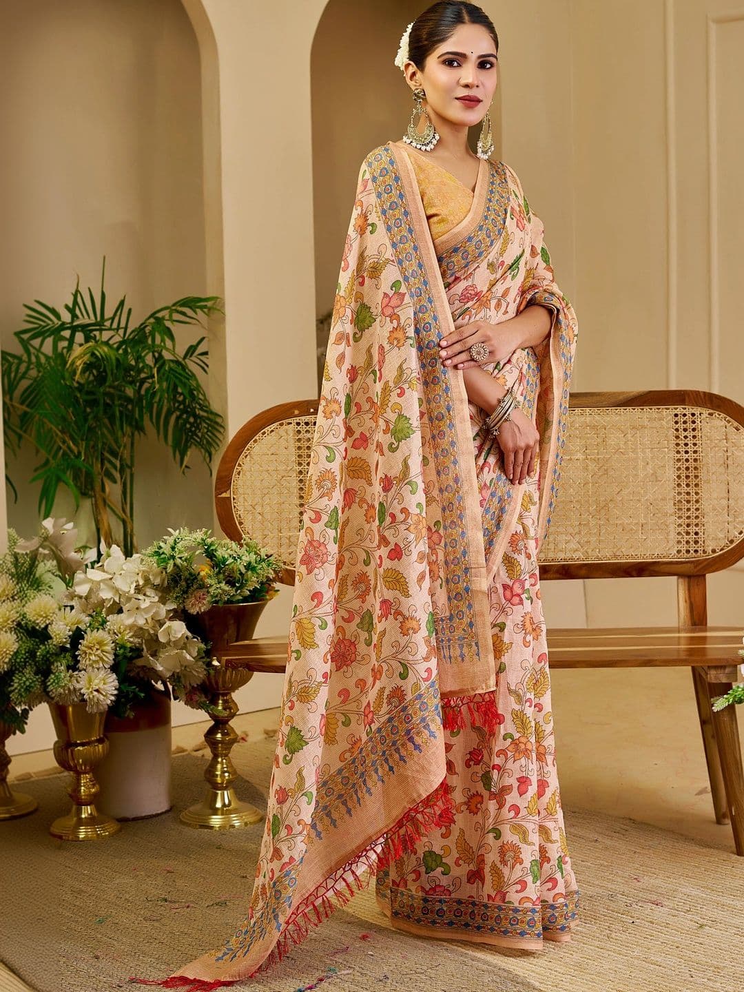 Maroosh Women Kalamkari Printed Silk Cotton Handloom Saree thumbnail 2
