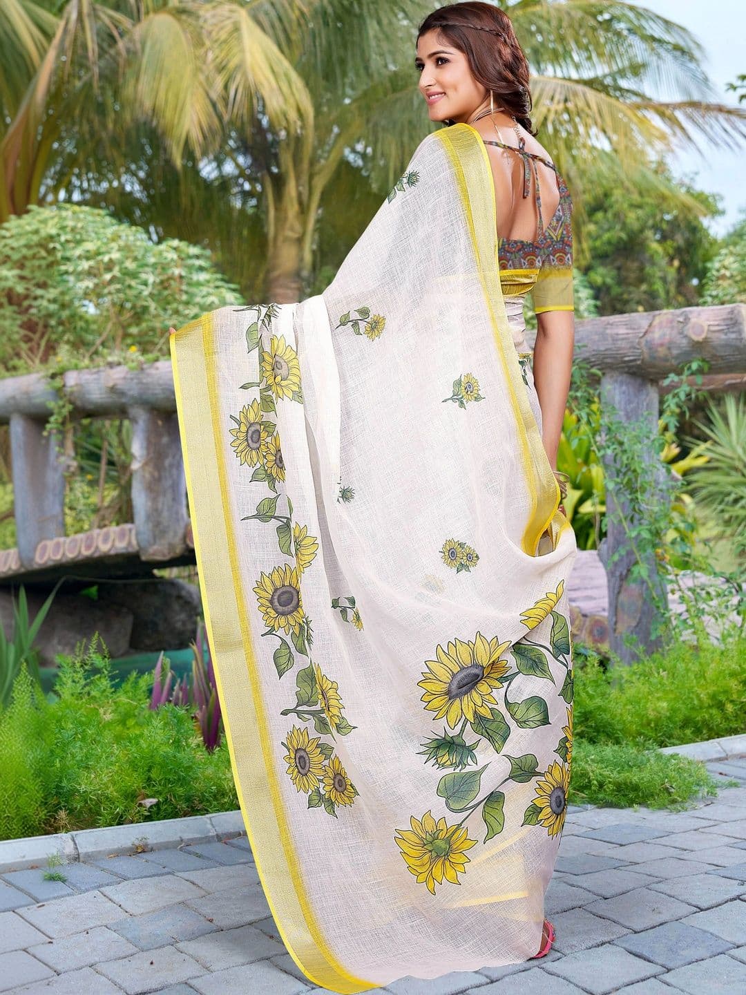 HERE&NOW Floral Saree thumbnail 3