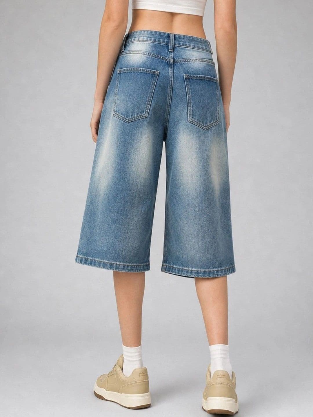 Suo Women Wide Leg Low-Rise Highly Distressed Jeans thumbnail 2