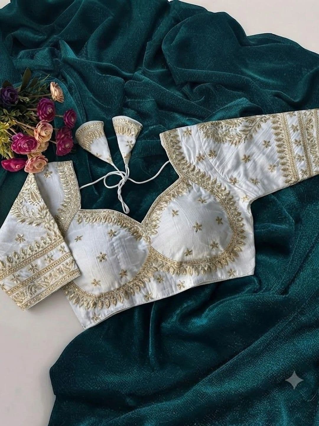 VRAGI Embroidered Saree thumbnail 2