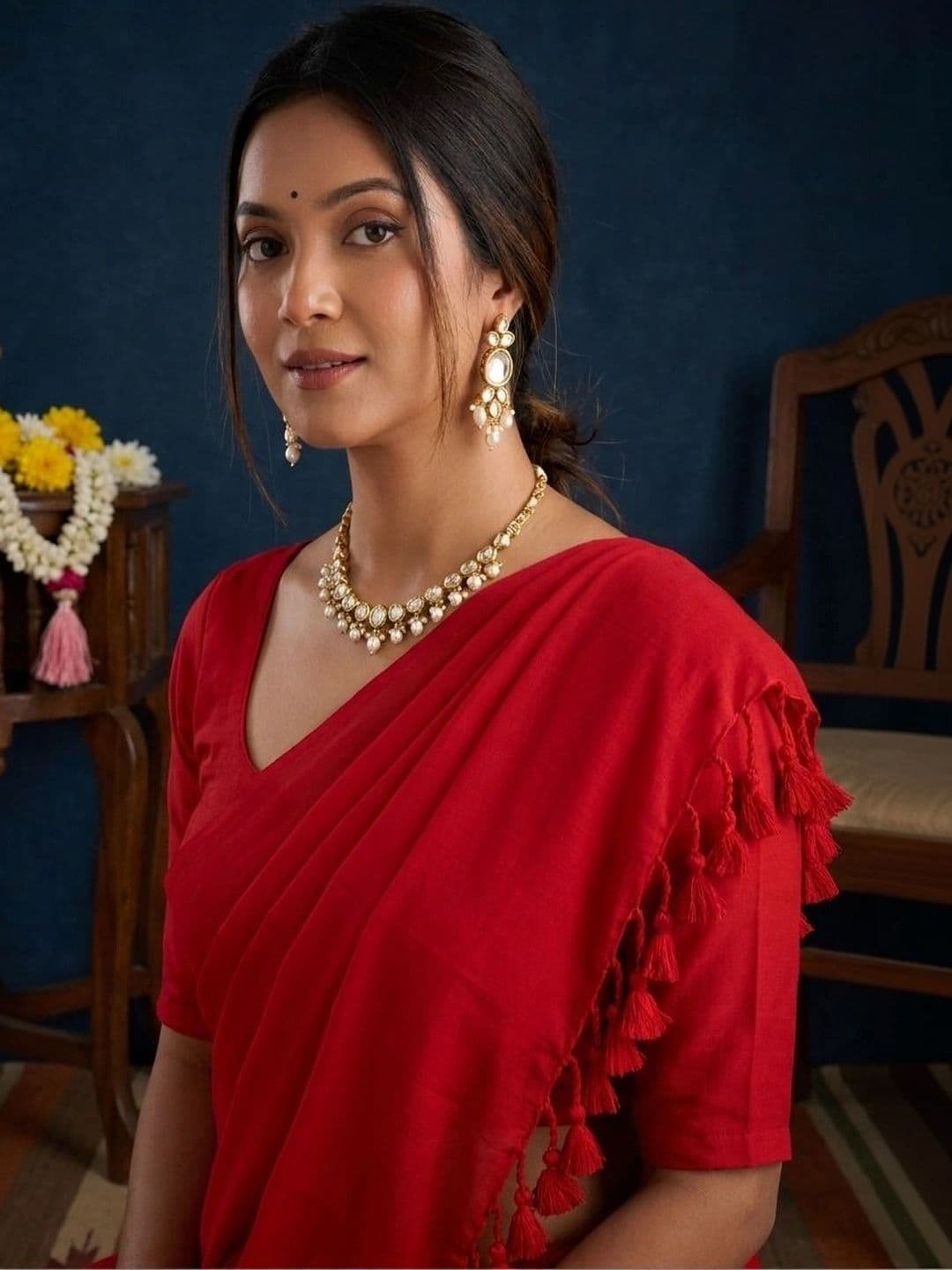 ADUKIAZ Women Pure Cotton Red Saree with Tassels thumbnail 2