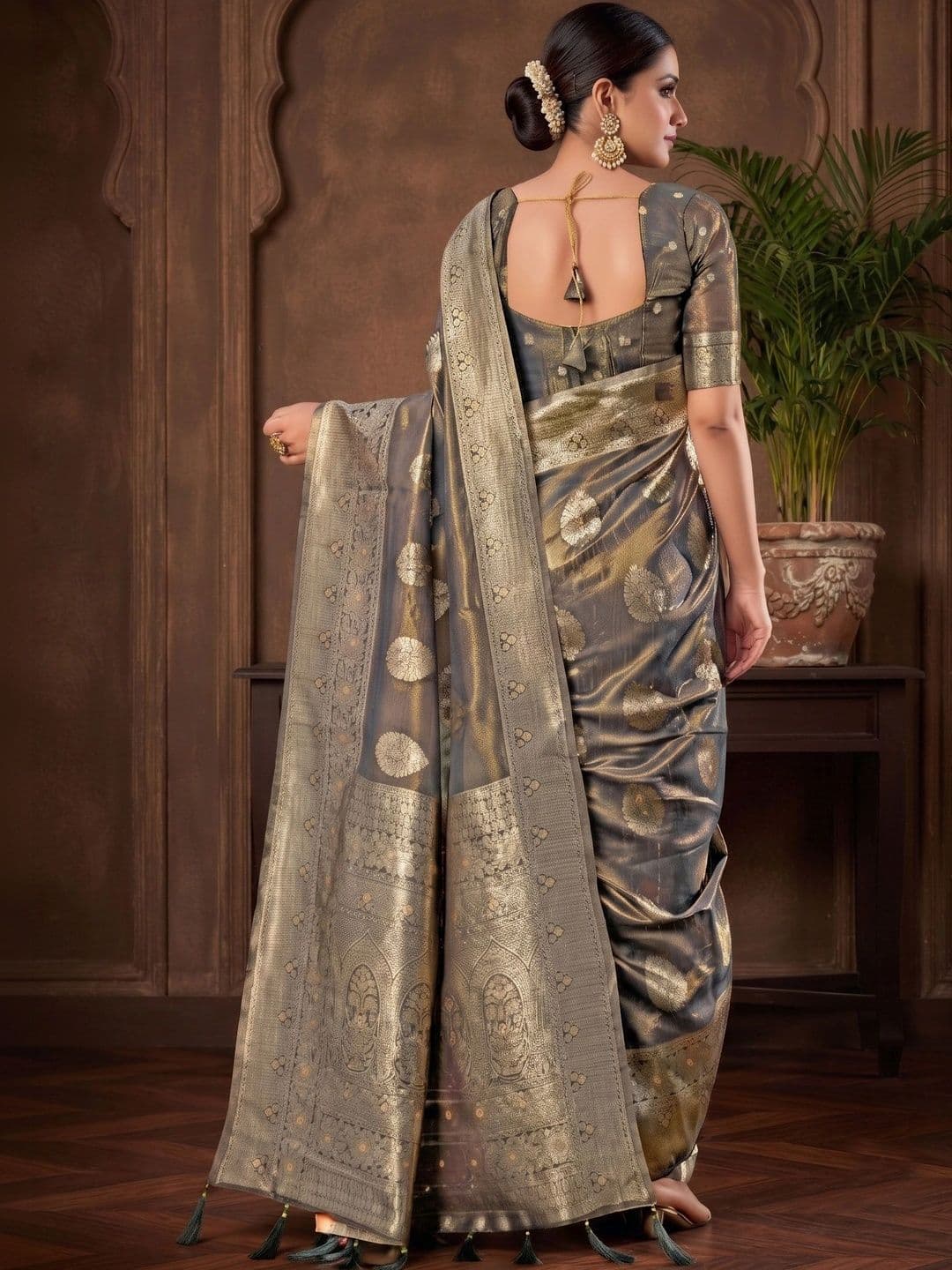 MONJOLIKA FASHION Embellished Zari Silk Blend Designer Bomkai silk Saree thumbnail 6