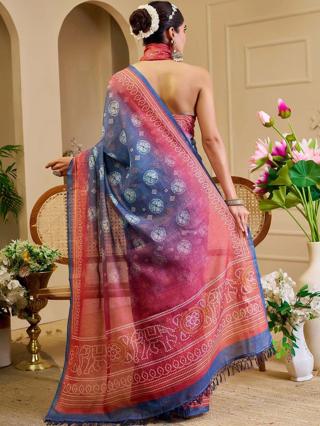 Maroosh Women Batik Silk Cotton Handloom Saree thumbnail 5