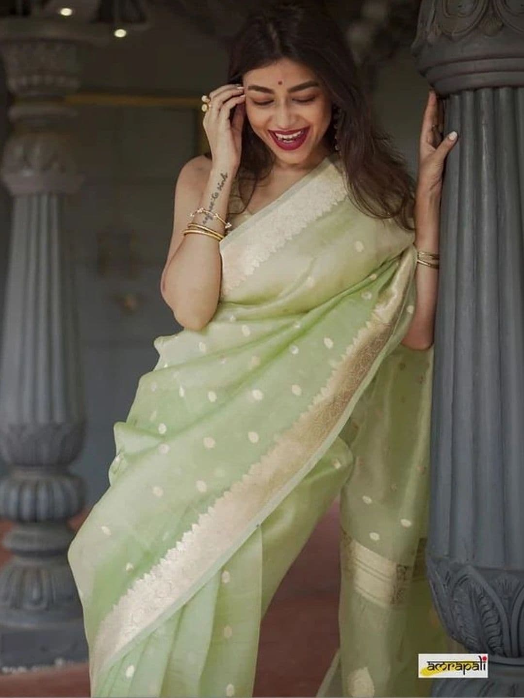 HERE&NOW Woven Design Zari Banarasi Saree thumbnail 2