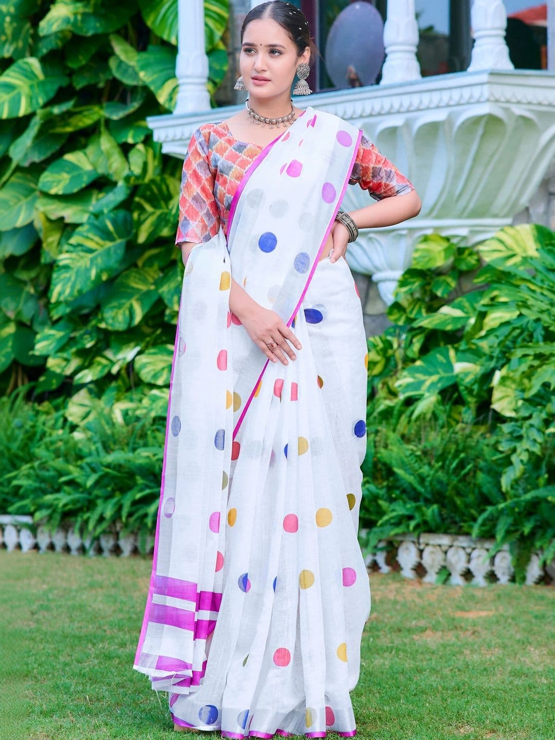 MANVAA Women Polka Dot Printed Saree with Blouse Piece thumbnail 6