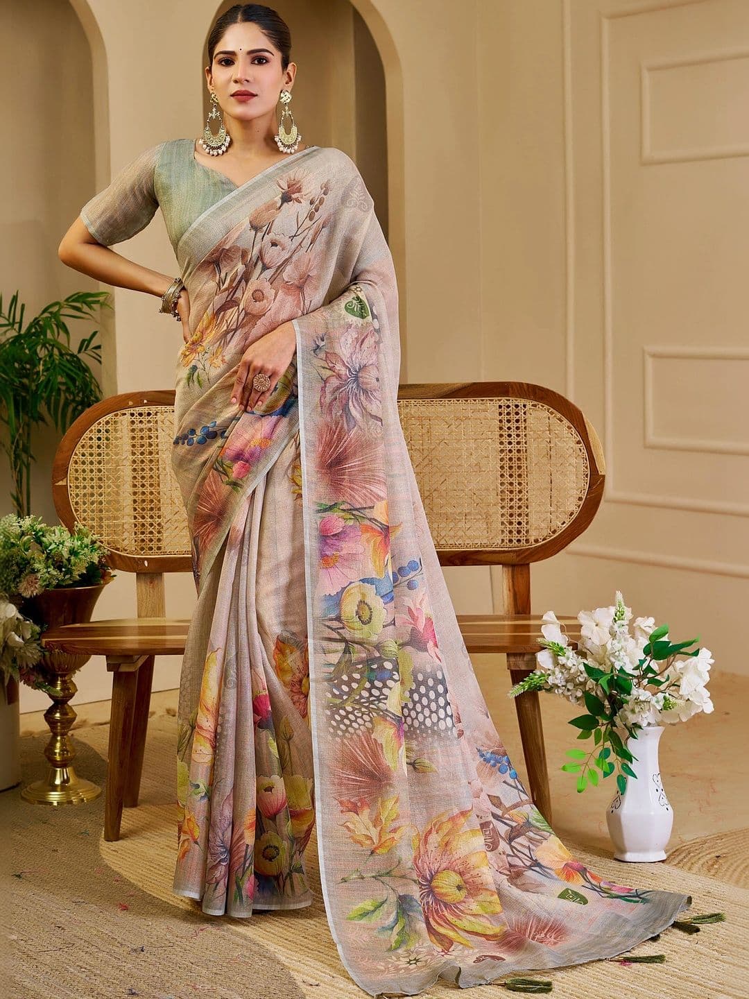 Maroosh Women  Floral Silk Cotton Handloom Saree thumbnail 5