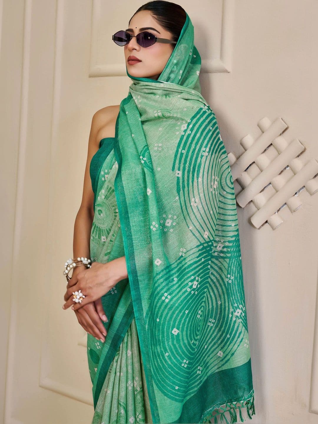 Maroosh Bandhani Silk Cotton Handloom Saree thumbnail 4