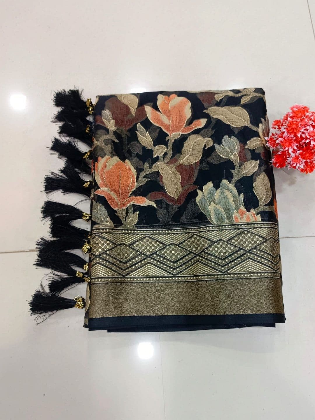 Moda Rapido Floral Zari Brasso Saree thumbnail 5