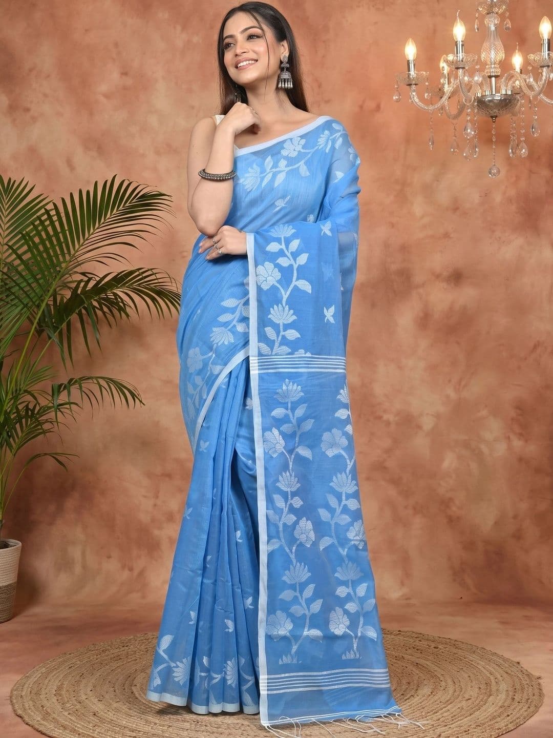 GitAsit Floral Sequinned Handloom Taant Saree thumbnail 5