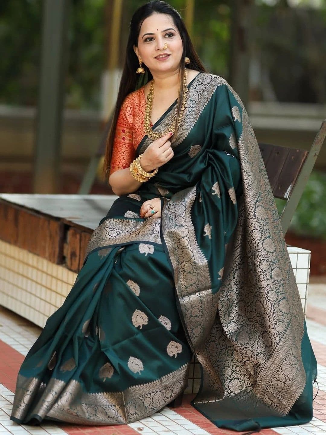 Mitera Woven Design Zari Silk Blend Banarasi Saree thumbnail 7
